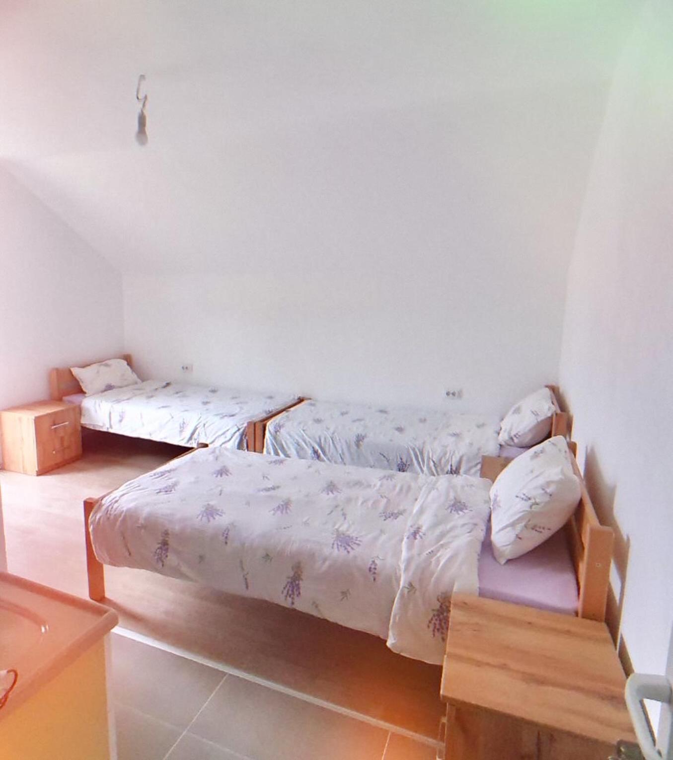 Guest House Ulnika Vuthaj Εξωτερικό φωτογραφία